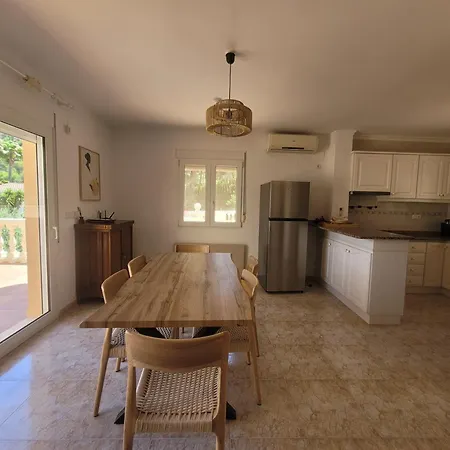 Casa Amarilla *